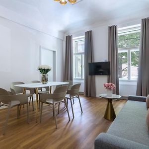 Encore Boutique Residence By Dwellfort